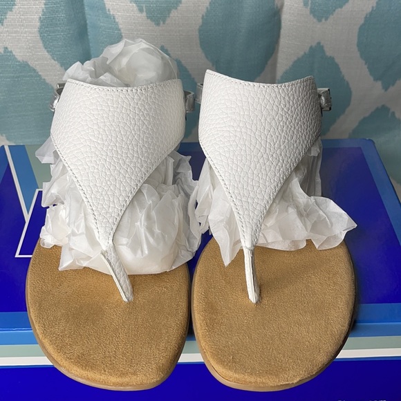 White mountains Leather and suede sandals - Picture 2 of 5